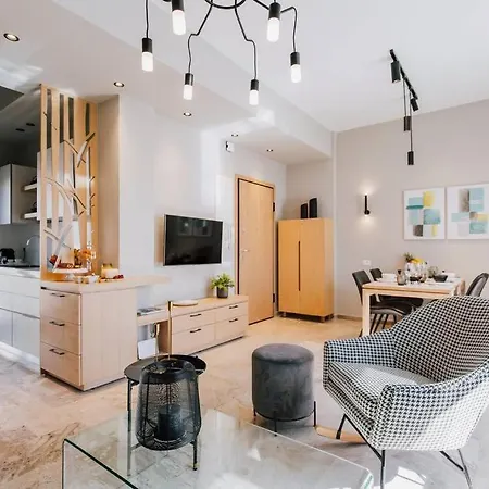 House 8 - In The Heart Of Venetian Town W. Parking 아파트 *