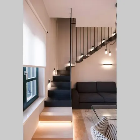 House 8 - In The Heart Of Venetian Town W. Parking 하니아