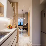House 8 - In The Heart Of Venetian Town W. Parking Apartman
