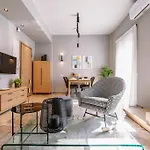 House 8 - In The Heart Of Venetian Town W. Parking Apartman *